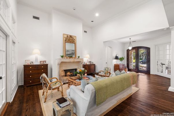 Fireplace, Interior, Living room, Pendant Lights, Recessed Lighting, Wood Texture Flooring