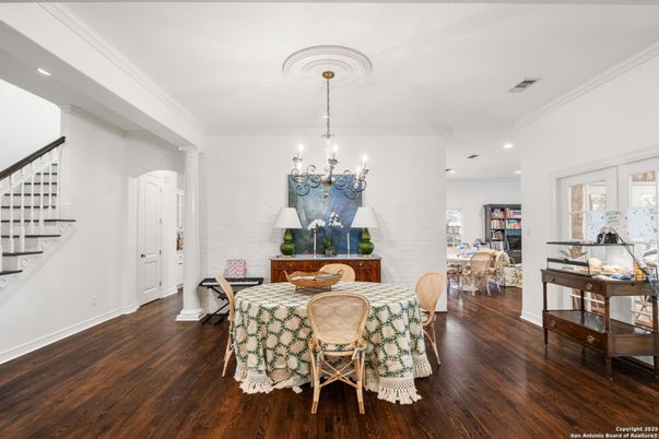 Chandelier, Dining room, Interior, Recessed Lighting, Wood Texture Flooring
