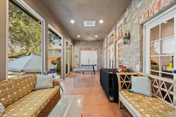 Game Room, Interior, Recessed Lighting
