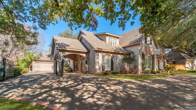Attached, Backyard, Exterior, Facade, French Provincial