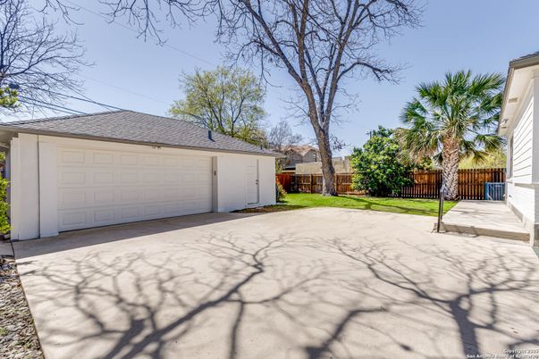 Detached Garage, Exterior