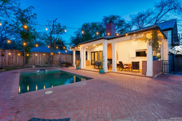 Exterior, Pool