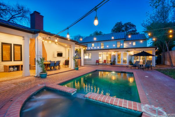 Exterior, Pool