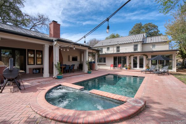Exterior, Pool