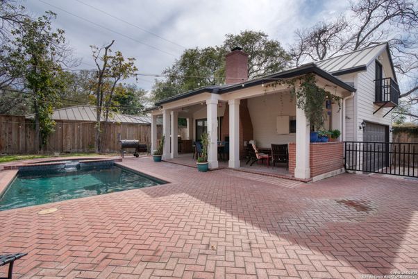 Exterior, Pool