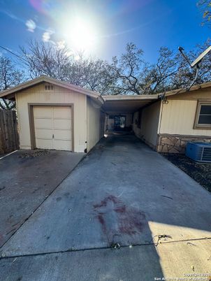Detached Garage, Exterior