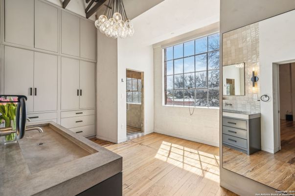 Bathroom, Interior, Pendant Lights, Wood Texture Flooring
