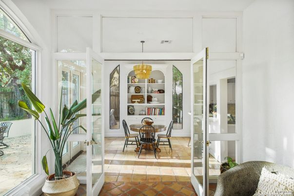 Dining room, Interior, Pendant Lights