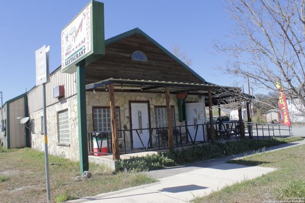 Exterior, Facade, None