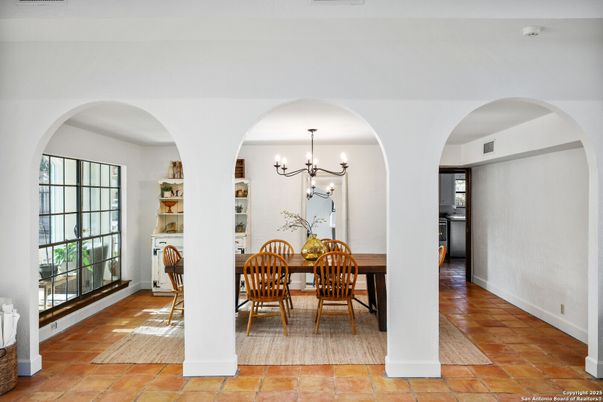 Chandelier, Dining room, Interior