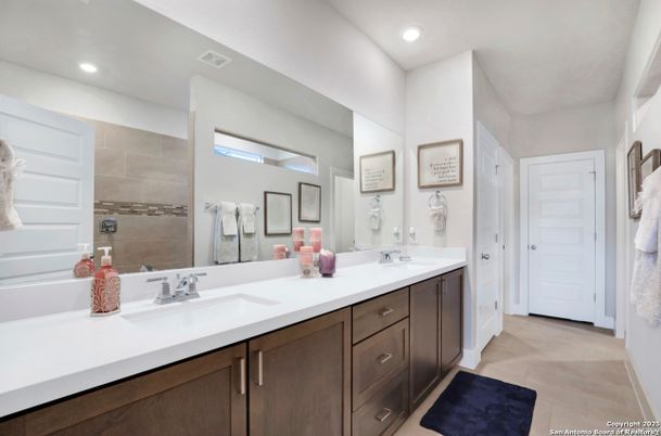 Bathroom, Dual Sink Vanities, Interior, Recessed Lighting
