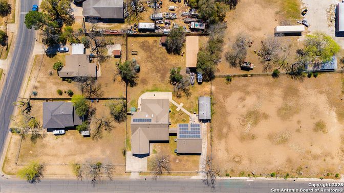 Exterior, Drone
