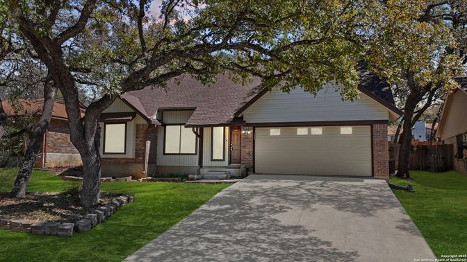 Attached, Exterior, Facade, Brick Facade, Ranch