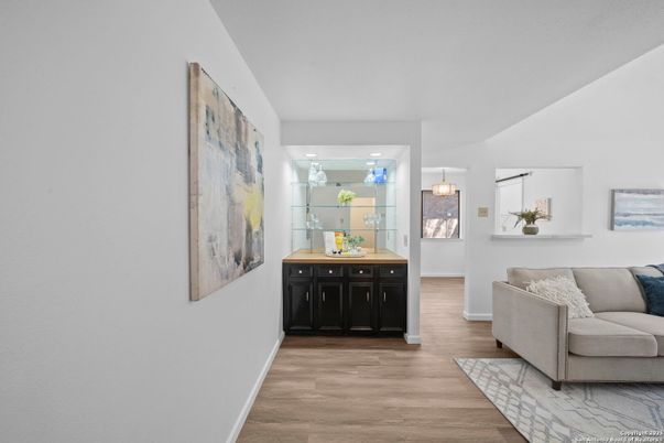 Interior, Pendant Lights, Wood Texture Flooring