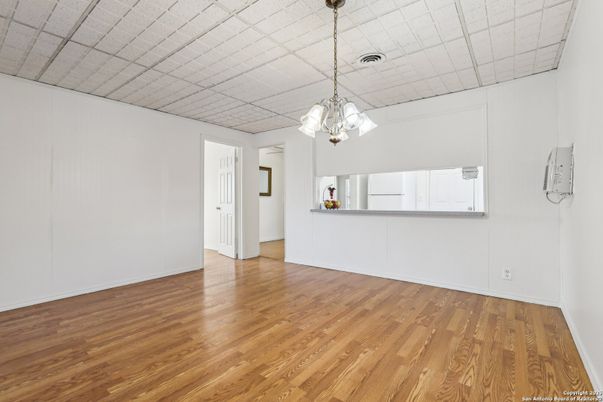 Empty room, Interior, Pendant Lights, Wood Texture Flooring