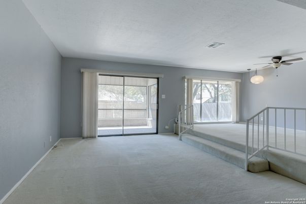 Empty room, Interior, Pendant Lights