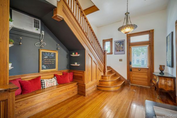 Interior, Pendant Lights, Wood Texture Flooring