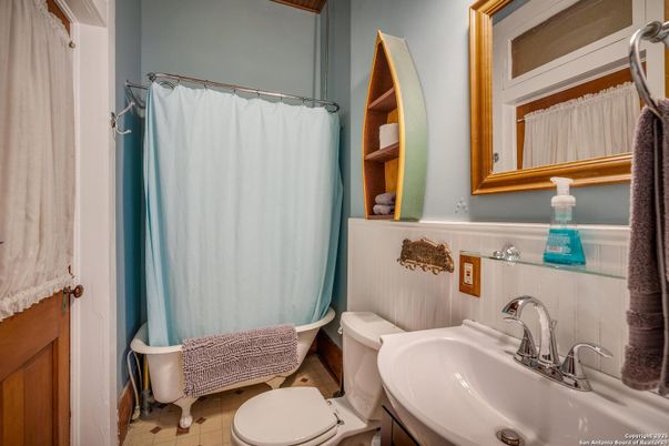 Bathroom, Interior