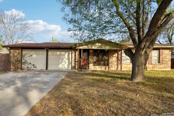 Attached, Backyard, Exterior, Facade, Brick Facade, Ranch
