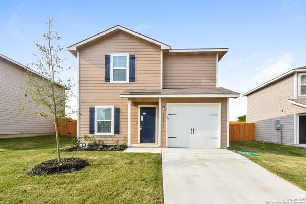 Attached, Exterior, Facade, American Craftsman