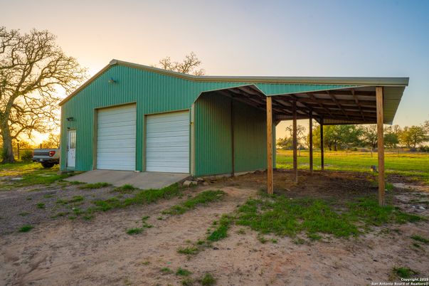 Detached Garage, Exterior