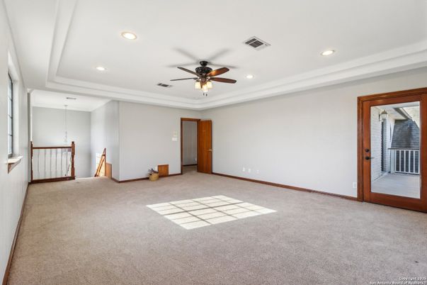 Empty room, Interior, Recessed Lighting