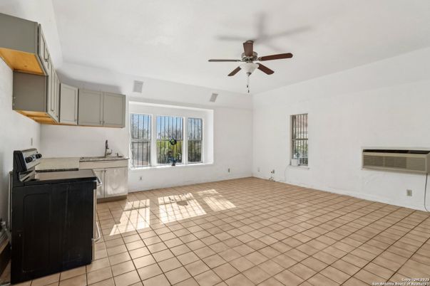 Empty room, Interior, Kitchen