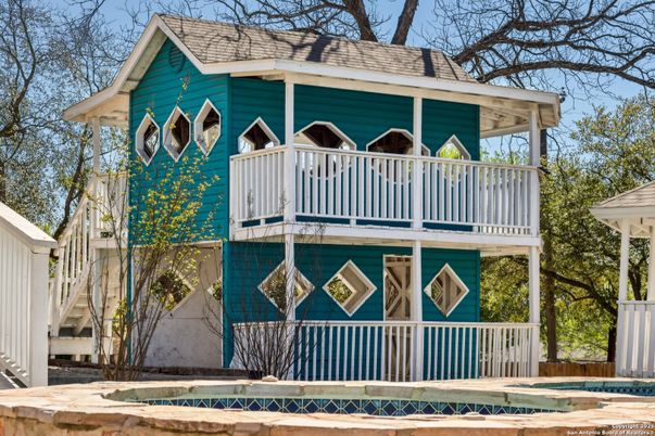 Exterior, Facade, None