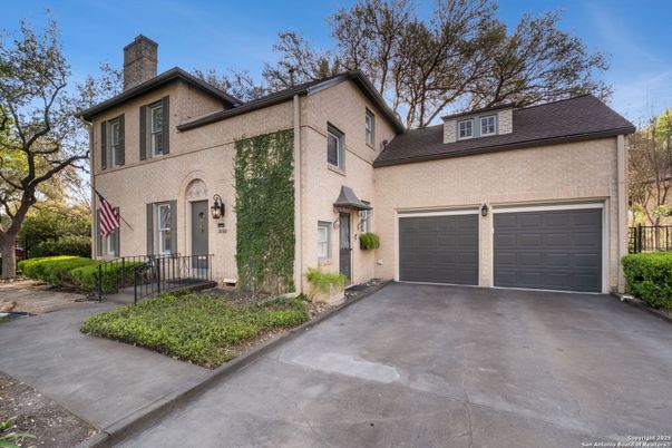 Attached, Exterior, Facade, French Provincial
