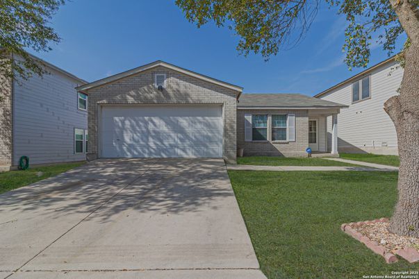Attached, Exterior, Facade, Ranch