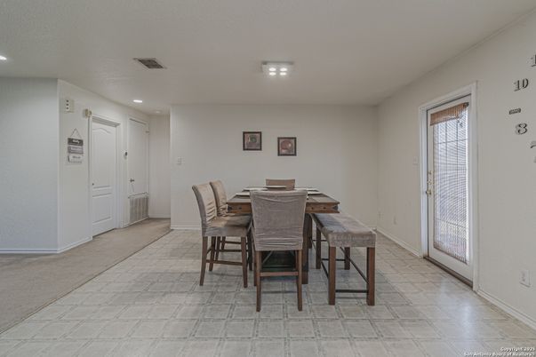 Dining room, Interior, Recessed Lighting
