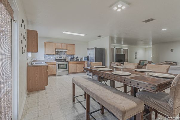 Dining room, Interior, Kitchen, Recessed Lighting, Stainless Steel Appliances