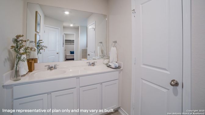 Bathroom, Dual Sink Vanities, Interior, Recessed Lighting