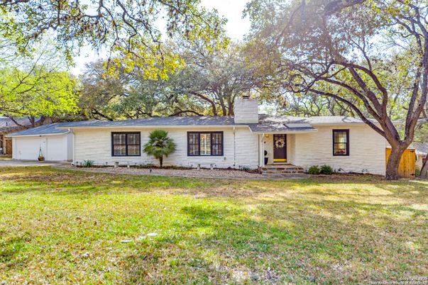 Backyard, Exterior, Facade, Ranch