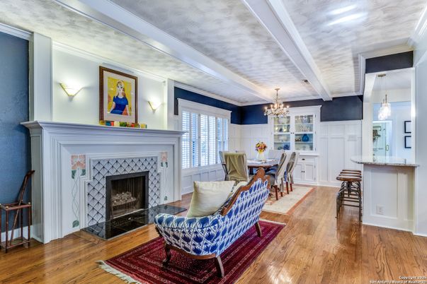 Chandelier, Dining room, Fireplace, Interior, Wood Texture Flooring