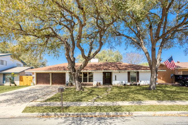 Attached, Exterior, Facade, Brick Facade, Ranch