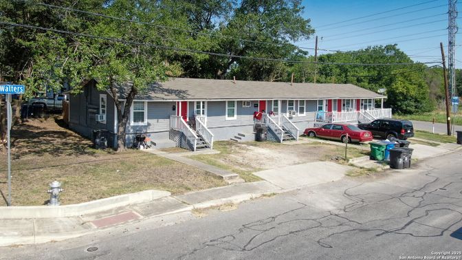 Exterior, Facade, None