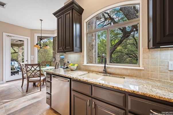 Dining room, Interior, Kitchen, Pendant Lights