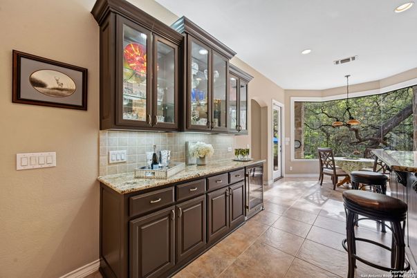 Dining room, Interior, Pendant Lights, Recessed Lighting