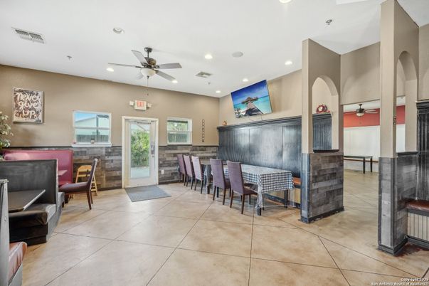 Dining room, Interior, Recessed Lighting