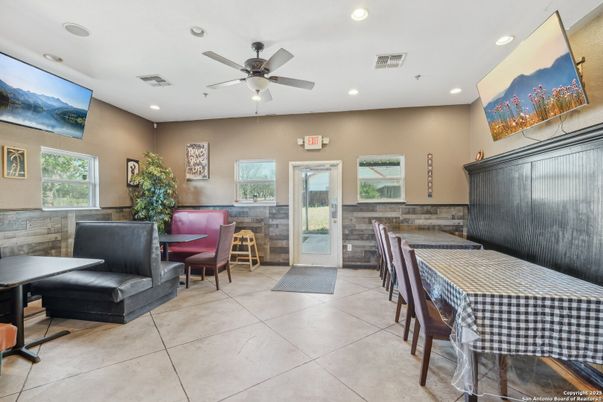 Dining room, Interior, Recessed Lighting