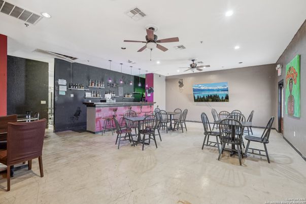 Dining room, Interior, Pendant Lights, Recessed Lighting