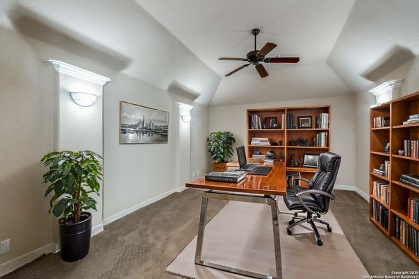Home Office, Interior