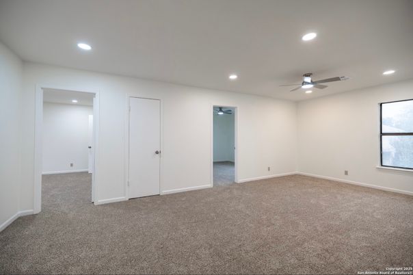 Empty room, Interior, Recessed Lighting