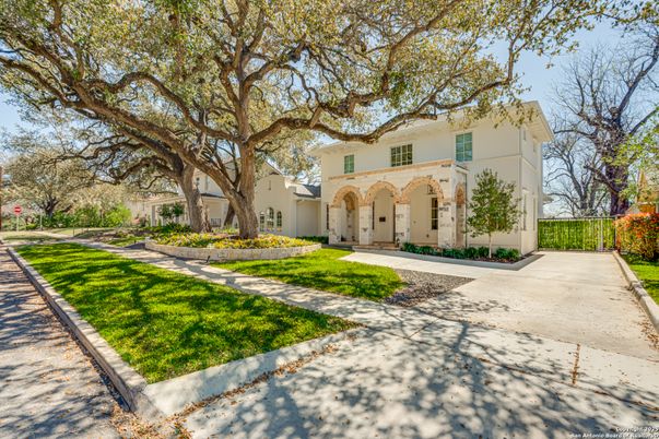 Backyard, Exterior, Facade, French Provincial