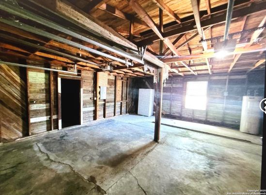 Empty room, Interior, Stone Walls, Wooden Beams, Wooden Ceilings