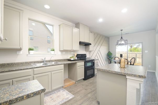 Dining room, Interior, Kitchen, Pendant Lights, Recessed Lighting, Wood Texture Flooring