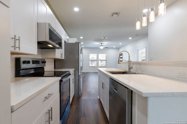 Interior, Kitchen, Pendant Lights, Recessed Lighting, Wood Texture Flooring