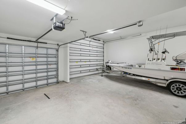 Garage, Interior