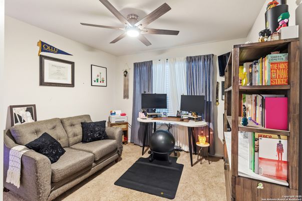 Home Office, Interior